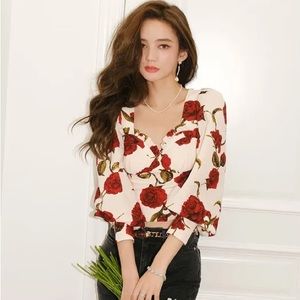 WConcwpt Sincethen Rose Square Neck Blouse